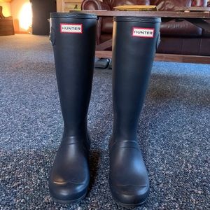 Hunter navy rain boots